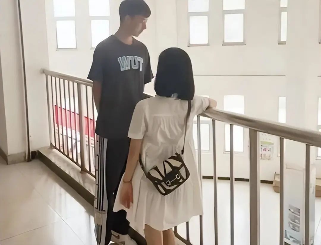 女老师和男学生差差差_女老师和男学生差差差_女老师和男学生差差差