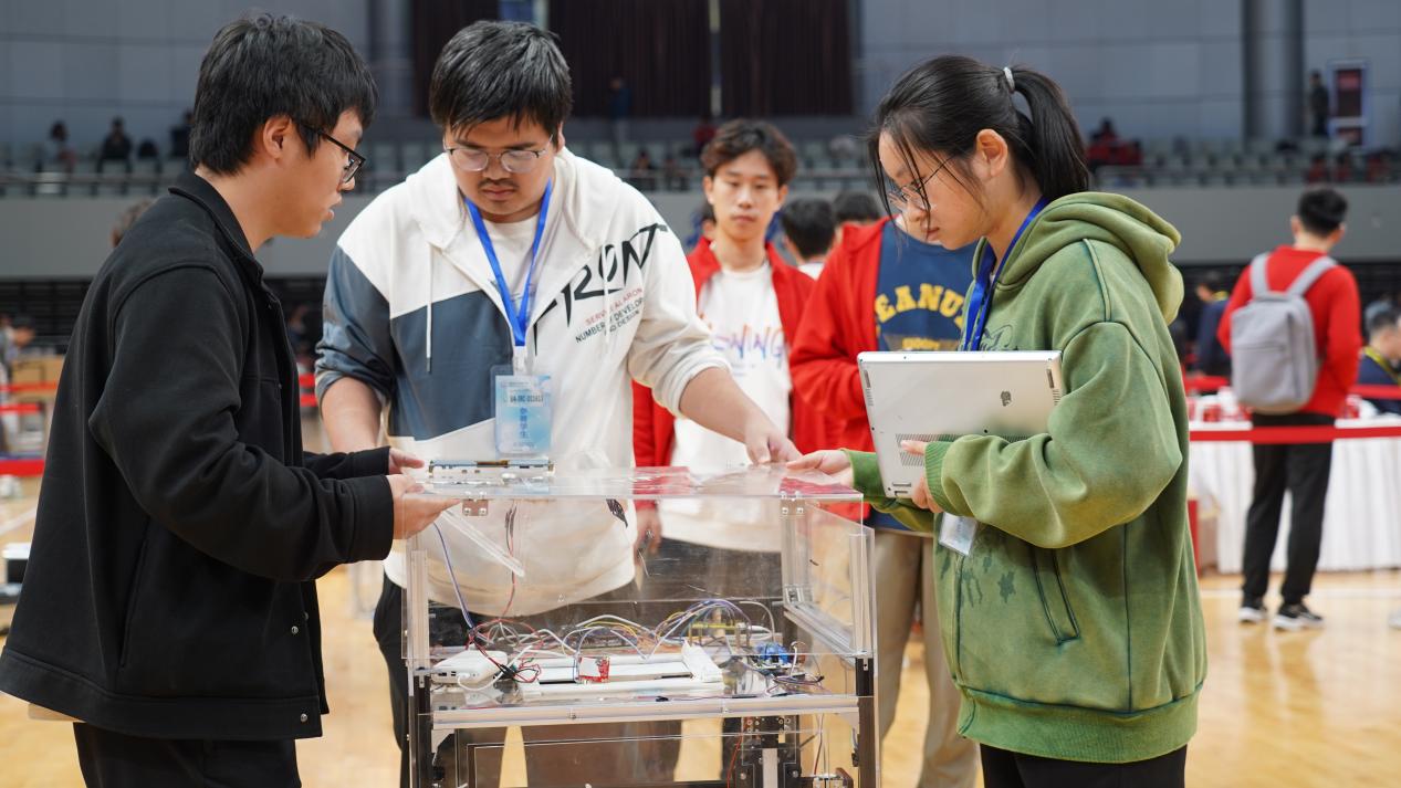 中国大学生第一次欢迎您_欢迎大学生标语_大学生欢迎词范文